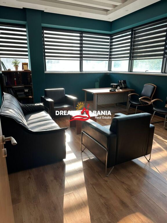 Godine 3 kateshe kapanon ne shitje ne Vore prane Autostrades Tirane-Durres (ID 4181071 ).