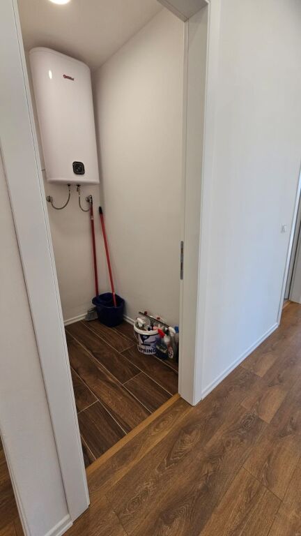 AMBIENT PER ZYRA, LAKE VIEW