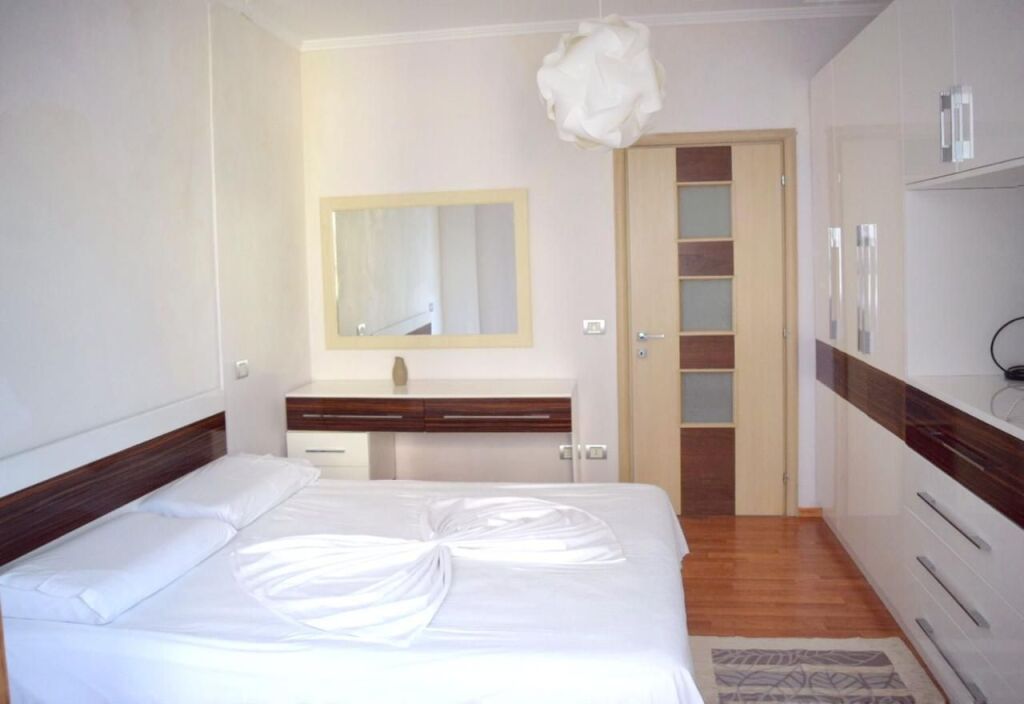 Apartment 1+1 for sale at Shkëmbi i Kavajës!