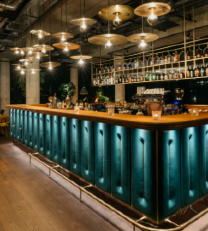 🍸 Shitet Lokal / Lounge – pranë Gjimnazit “Petro Nini Luarasi”