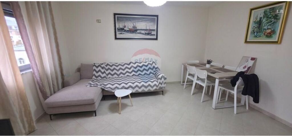 Apartament - Për Shitje - Tower Bridge, Tiranë