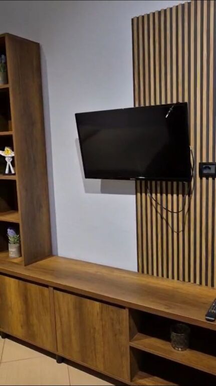 Jepet me qira studio-apartament në Vlorë, zona Skele !