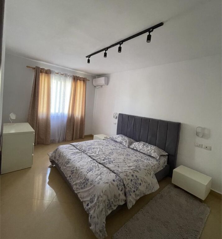 🏡 JEPET ME QIRA APARTAMENT 2+1 – Sheshi Skënderbej, pranë Galerisë