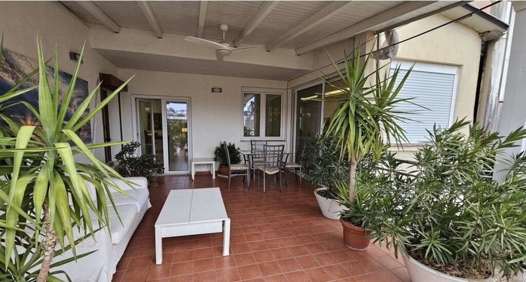 Shitet apartament 3+1+2 ne Bllok!