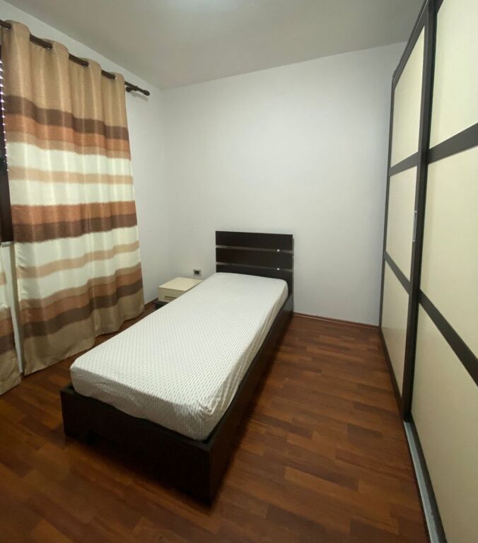 📌 JEPET ME QIRA APARTAMENT 2+1 – Rruga e Kavajës