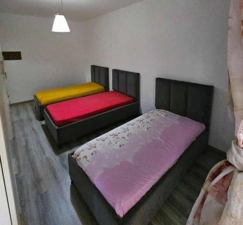 Jepet me qera 2+1+2 tek Vizion Plus