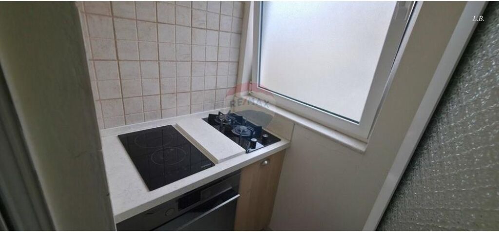 Apartament - Për Shitje - Tower Bridge, Tiranë