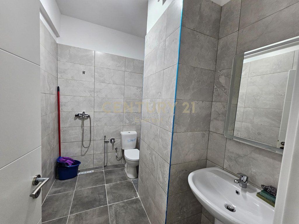 XHAMLLIKU, APARTAMENT 2+1+2+PARKIM PER QIRA