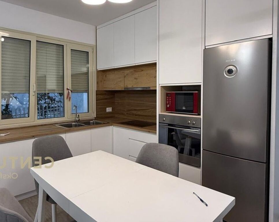 jepet apartament me qera  1+1 tek liqeni i thate rruga eduard mano