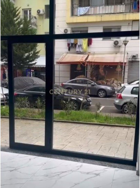 COMMERCIAL SPACE FOR RENT AT REPORT TV