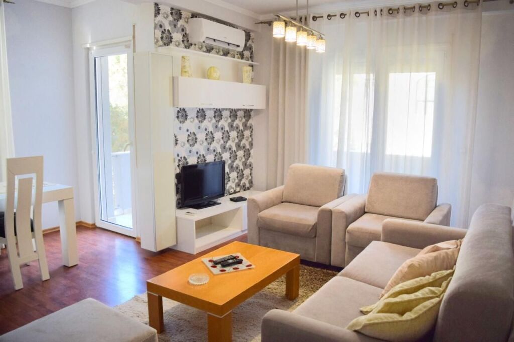 Apartment 1+1 for sale at Shkëmbi i Kavajës!