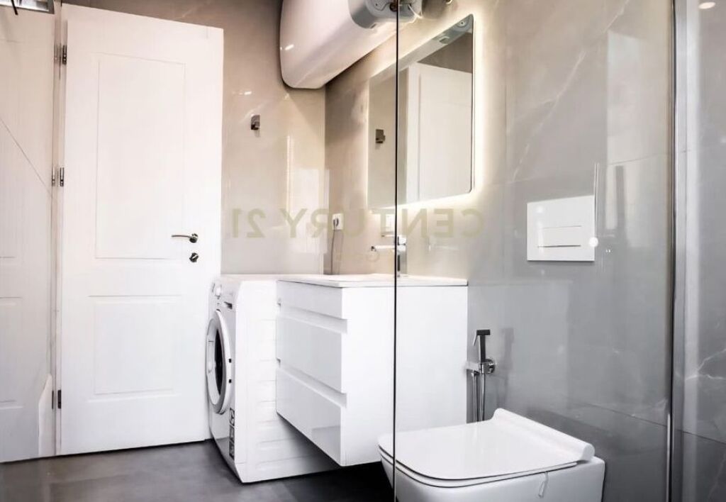 Affittiamo appartamento 1+1 in Via Fortuzi