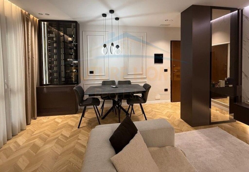 In vendita, Appartamento 2+1+2, Giardino Botanico, Tirana