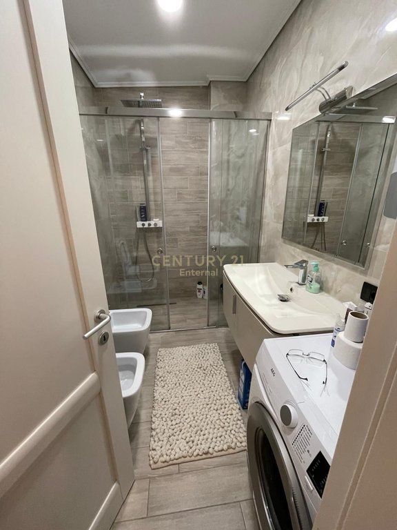 AFFITTASI APPARTAMENTO 2+1+1 POSTO AUTO PRESSO IL COMPLESSO DELIJORGJI