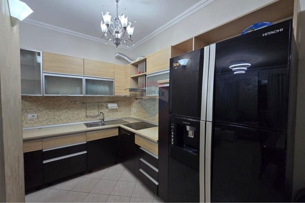 We offer for rent a 2+1 apartment on Kavaja street Opposite Delijorgji