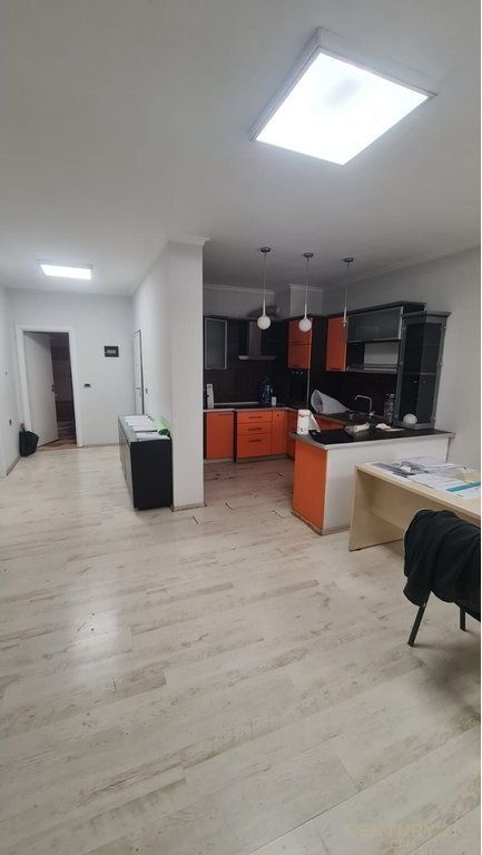 VICINO AL 21 DICEMBRE VENDIAMO APPARTAMENTO 2+1, VIA SALI BUTKA