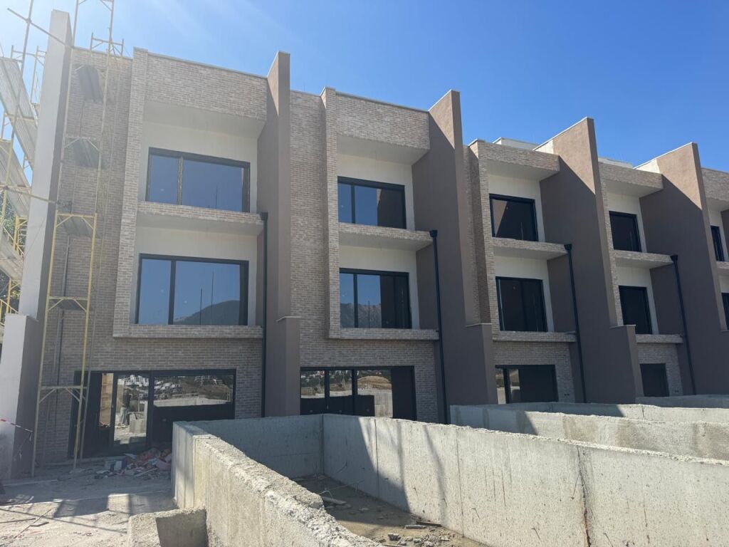 Villa for Sale/Farka Lake