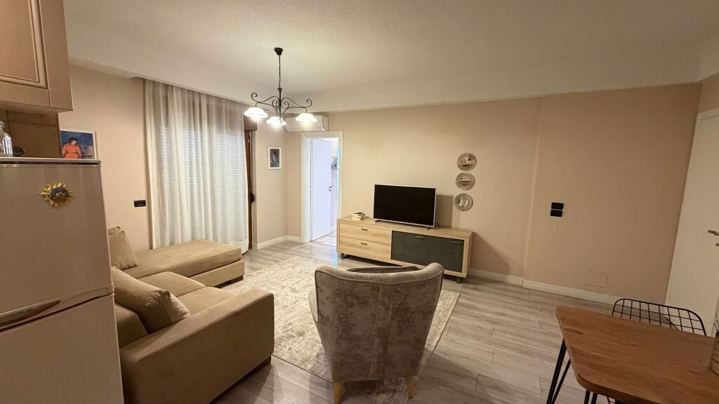 Shitet apartament i investuar për Airbnb – Qendër, 9-katëshe