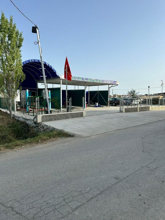 JEPET ME QERA AMBIENT BIZNESI (LAVAZH), TEK TREGU MAKINAVE, DURRES