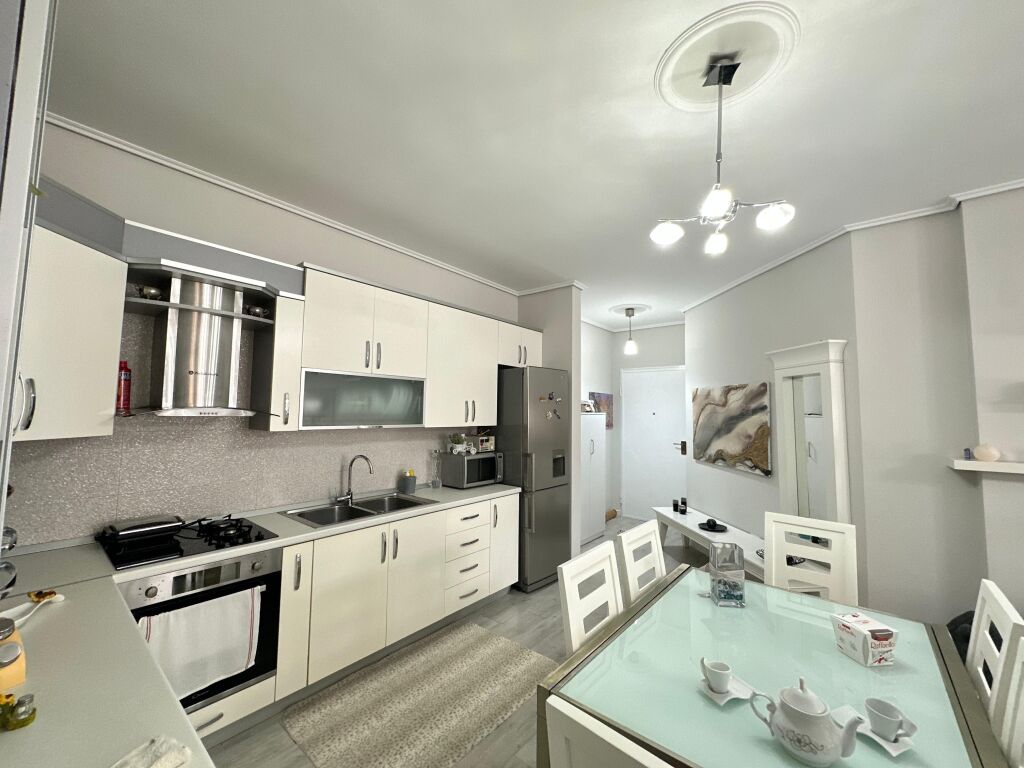 Appartamento 2+1+2 in Lungomare, Prima Linea, in vendita