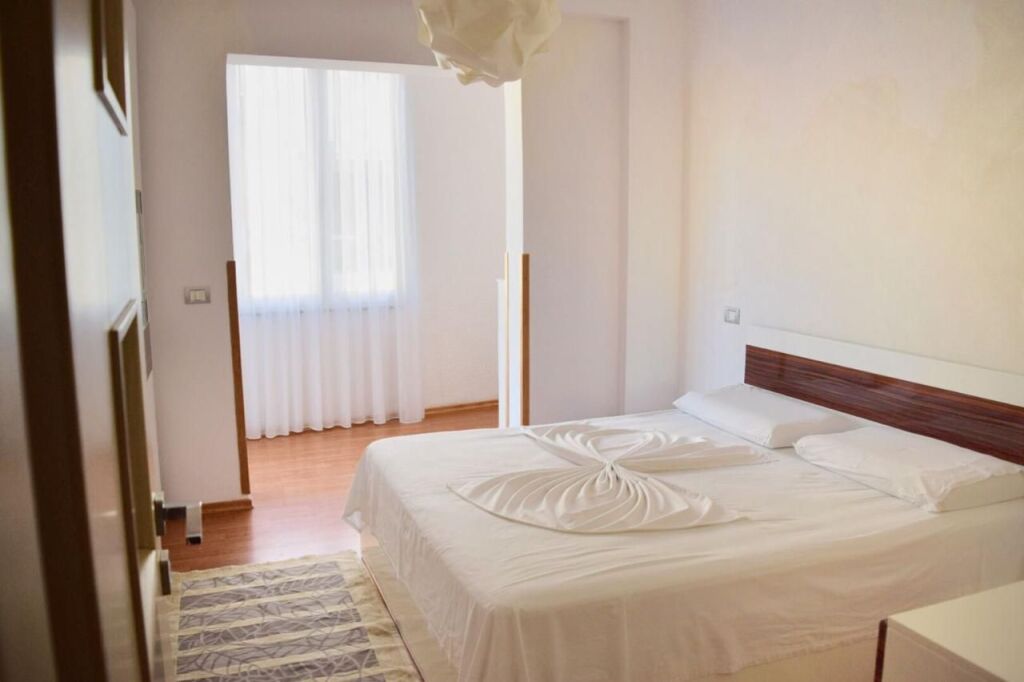 Apartment 1+1 for sale at Shkëmbi i Kavajës!