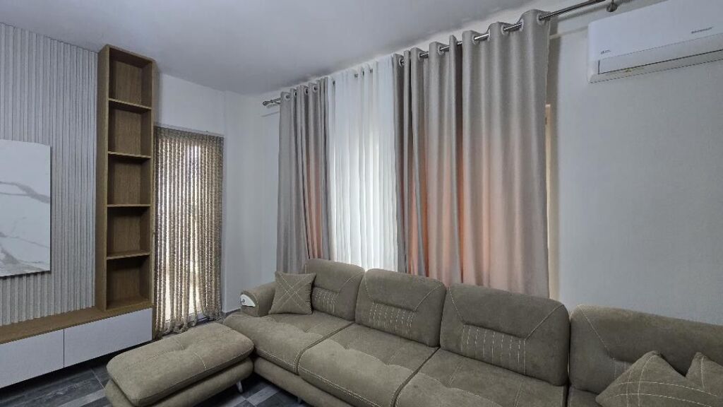 🏡 Appartamento 1+1 con parcheggio in affitto 📍 Zona: Zogu i Zi 💶Prezzo: 700 Euro/mese