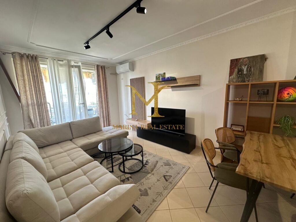 APARTAMENT 2+1 ME QERA , PLAZH HEKURUDHA !