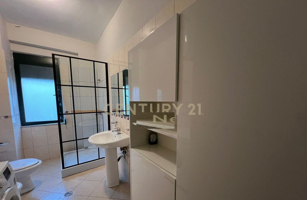 Jepet Apartament 1+1 Liqeni i Thatë