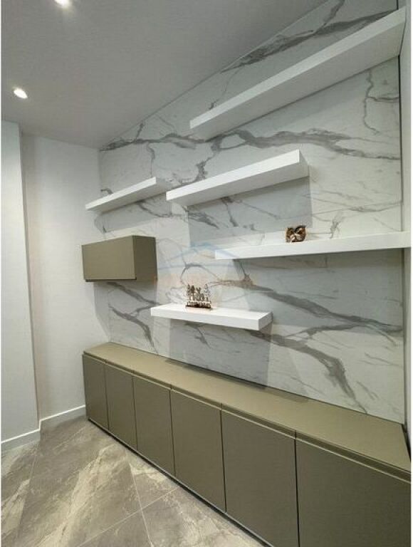 Qera , Apartament 2+1+2 , Pazari i Ri, Tirane