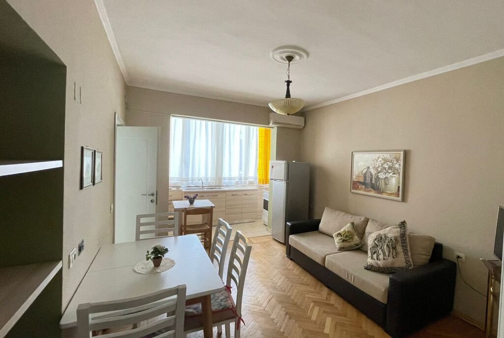 Apartament 1+1 me qera tek Posta Shqiptare ne Qender