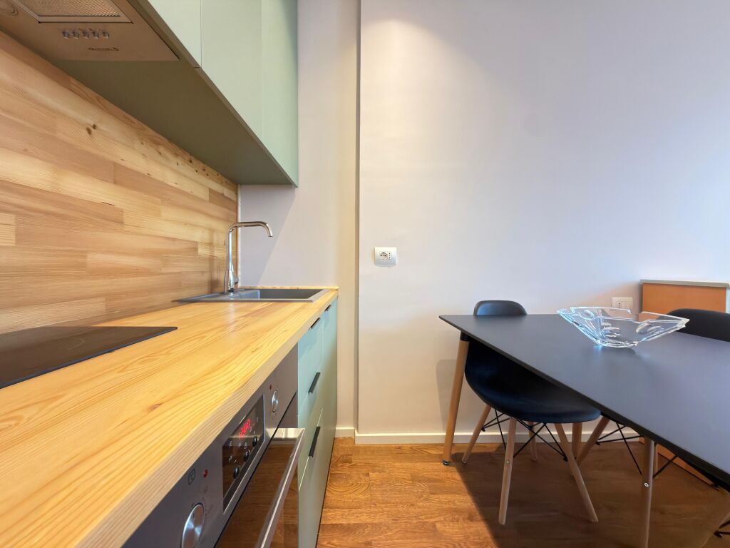 Monolocale con ascensore 500 euro in affitto a Rr.Elbasanit