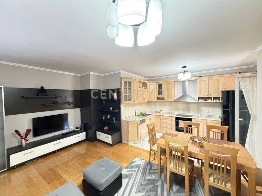 Apartament 2+1 për shitje pranë stadiumit Air Albania – Lokacion elitar në zemër të Tiranës 350,000 €