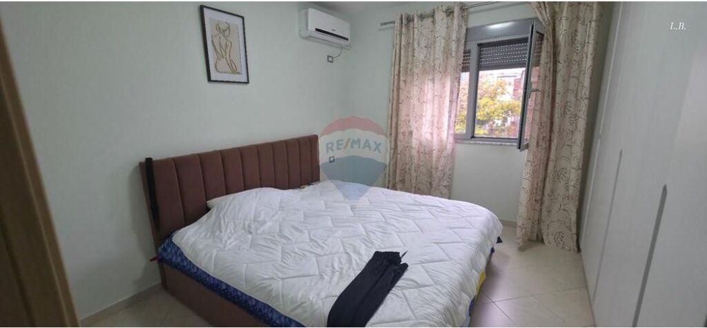 Apartament - Për Shitje - Tower Bridge, Tiranë
