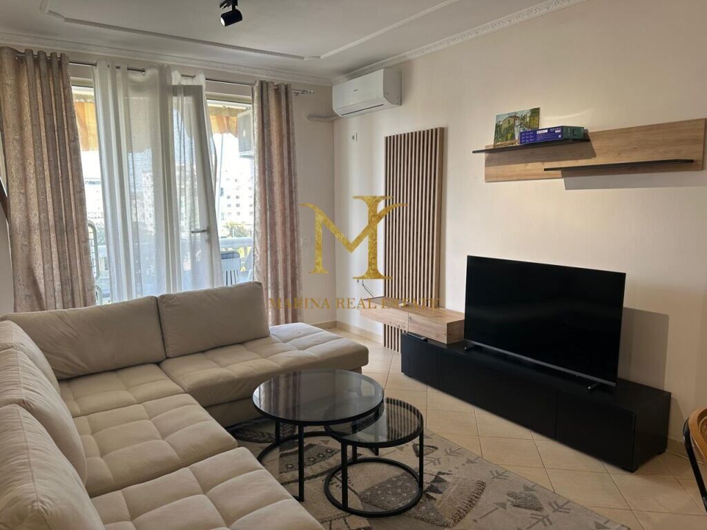 APARTAMENT 2+1 ME QERA , PLAZH HEKURUDHA !