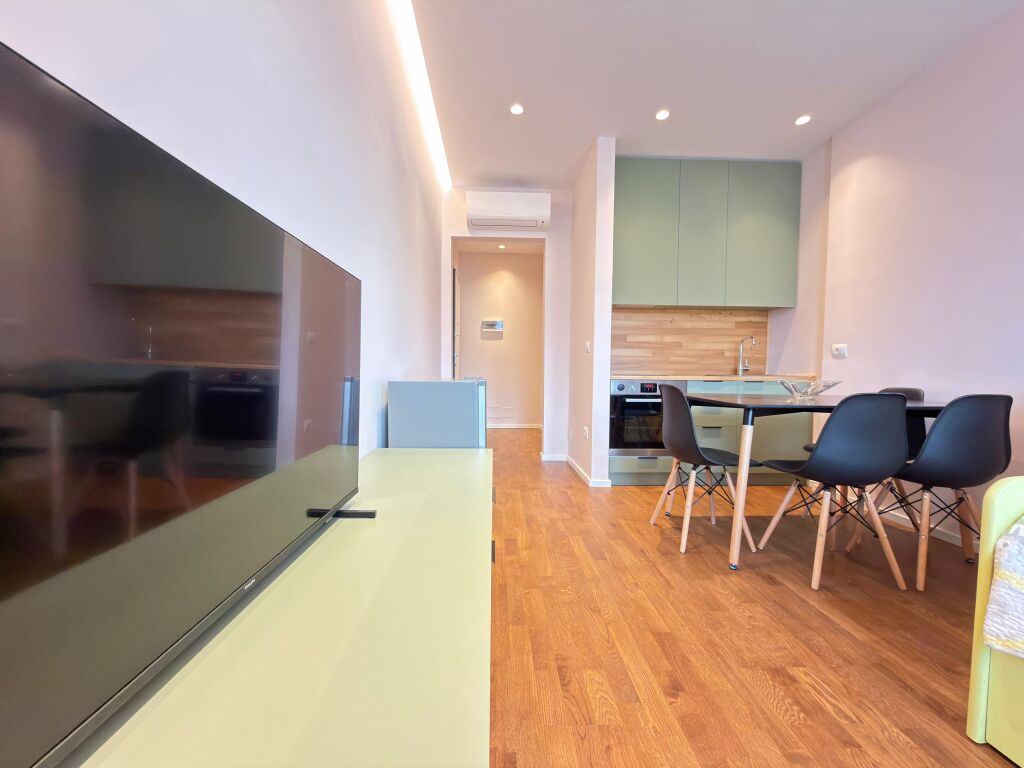 Monolocale con ascensore 500 euro in affitto a Rr.Elbasanit