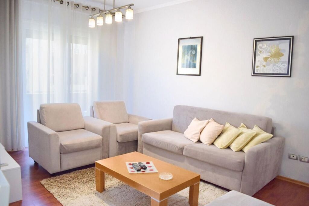 Apartment 1+1 for sale at Shkëmbi i Kavajës!