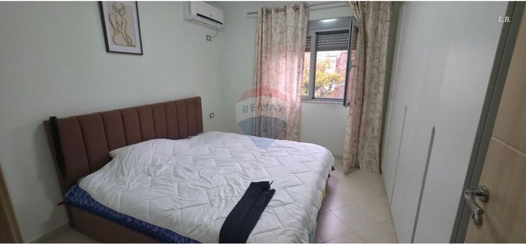 Apartament - Për Shitje - Tower Bridge, Tiranë
