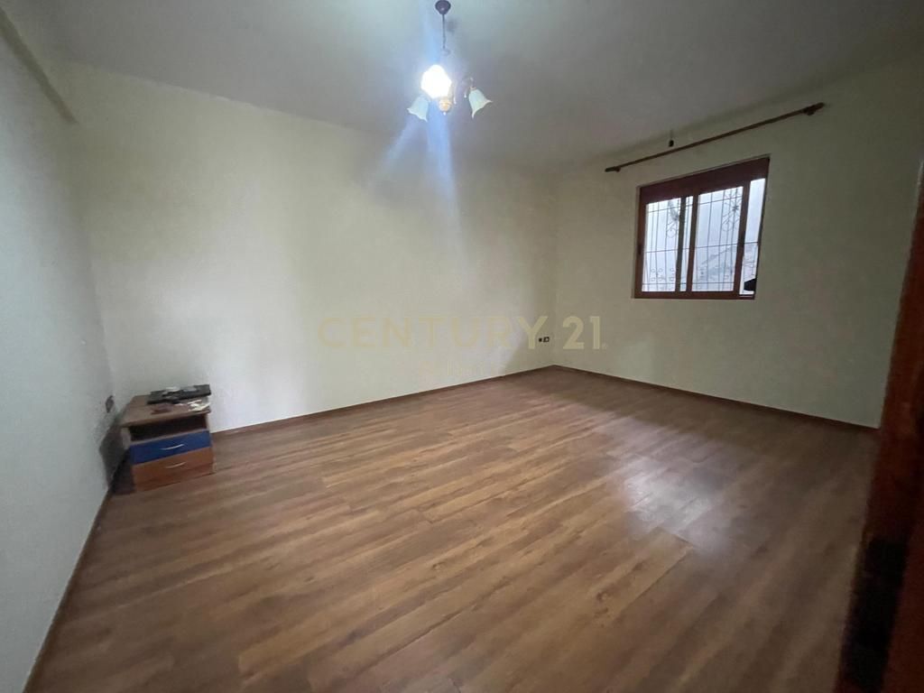 PRIVATE HOUSE FOR SALE IN ISH KENETE DURRES, NEIGHBORHOOD 17!