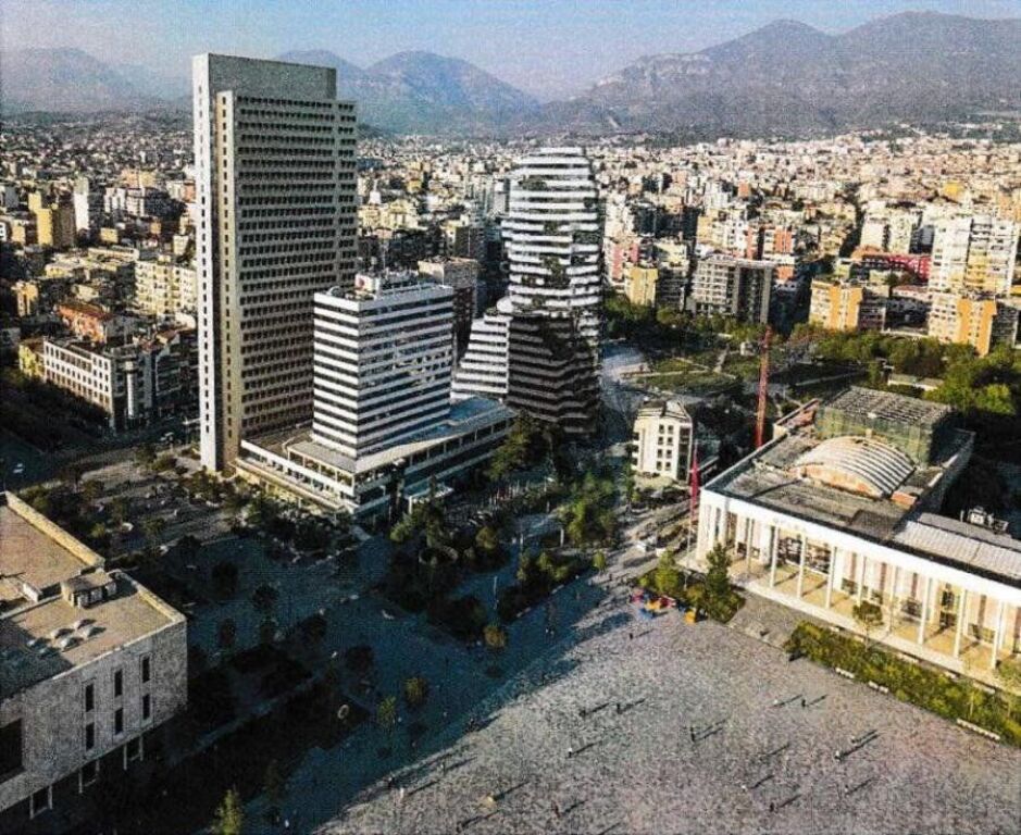 NEL CENTRO DI TIRANA, VICINO ALLA GALLERIA