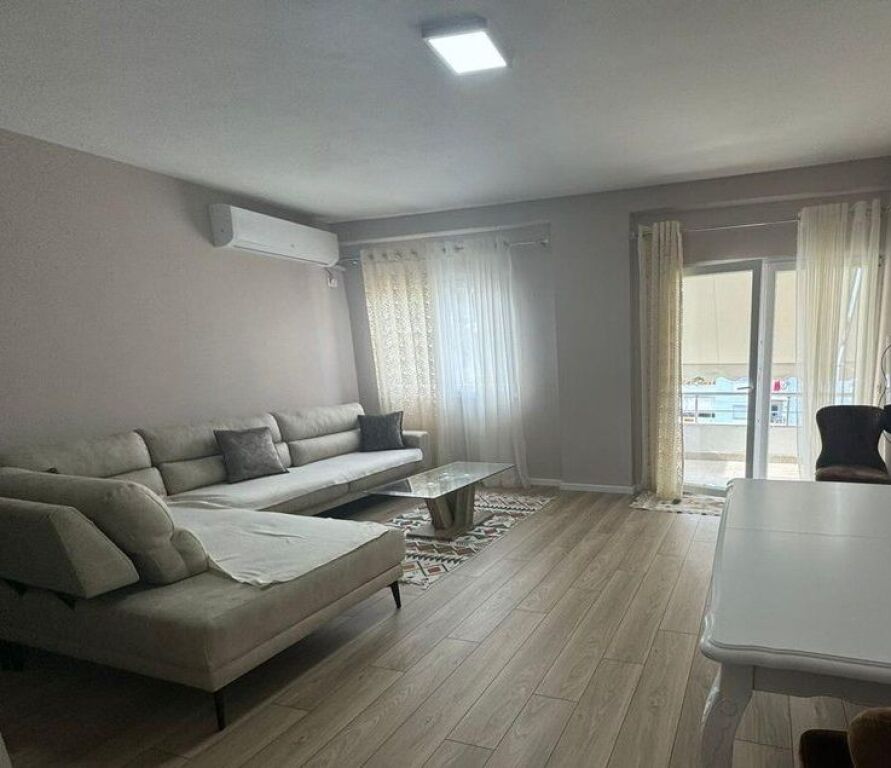 Shtëpi 2+1 Me Qira tek Fresku, Tiranë