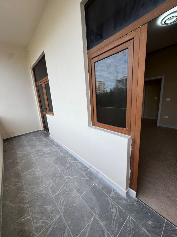 Shitet Apartament 3+1 në Plazh, Iliria