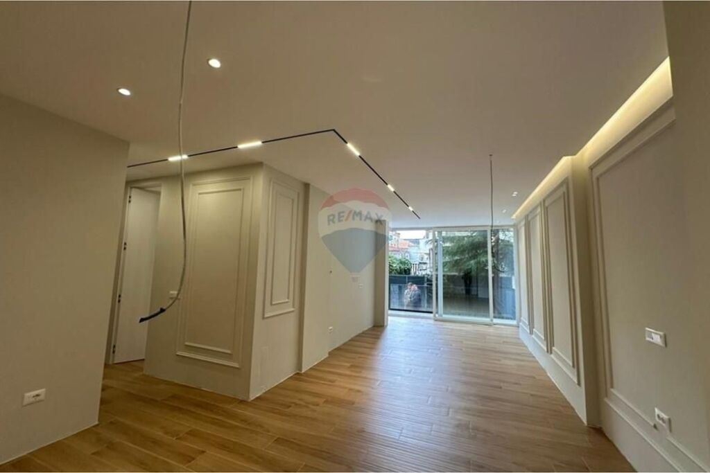 SHESIM APARTAMENT 2+1, KOMUNA E PARISIT