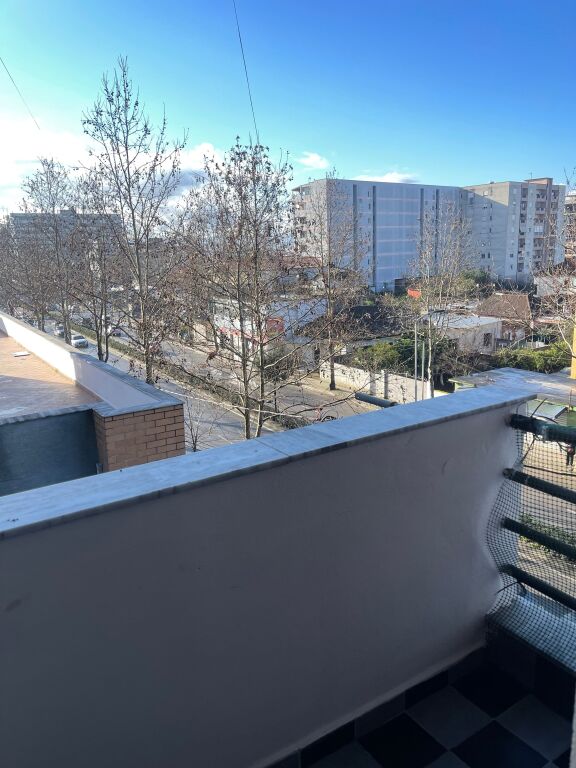 Affittasi 2+1 a Kamez