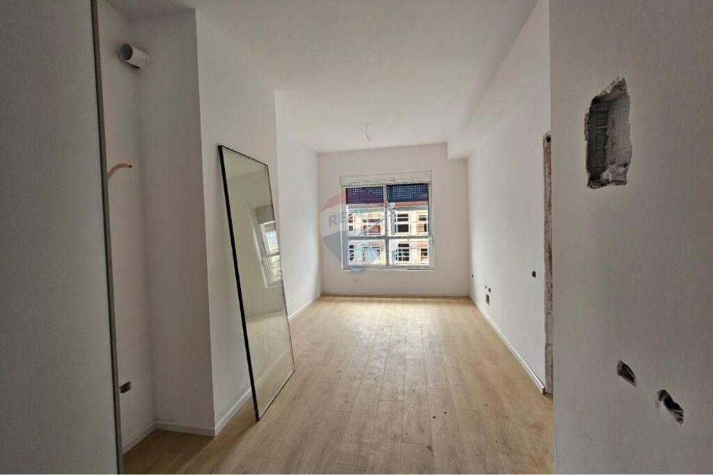 Apartament - Për Shitje - Kompleksi Mangalem, Tiranë