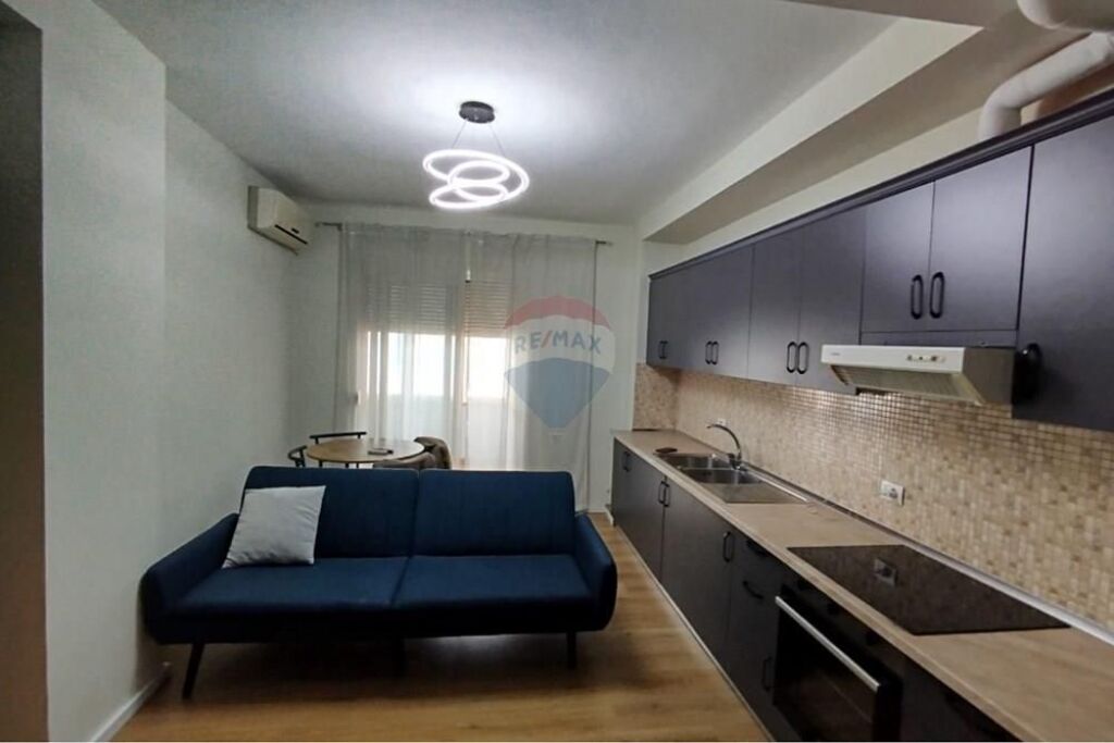 Apartment 1+1 for rent at Komuna e Parisit