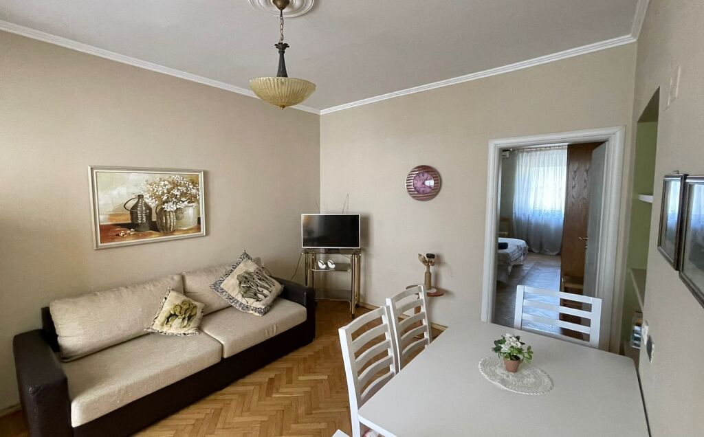 Apartament 1+1 me qera tek Posta Shqiptare ne Qender