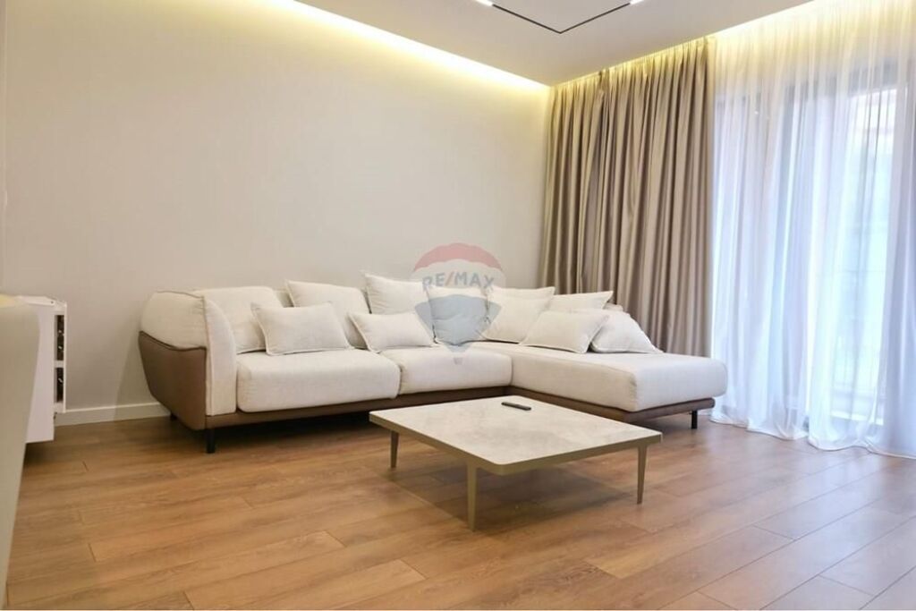 Duplex Modern me Qira Hyrja e "Kodrës së Diellit"