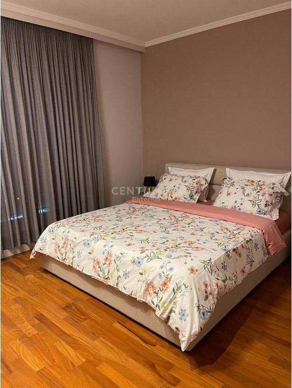 AFFITTASI APPARTAMENTO 2+1+1 POSTO AUTO PRESSO IL COMPLESSO DELIJORGJI