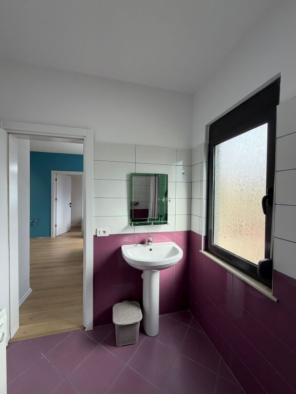 Vendesi in vendita 1+1 di fronte a Hygeas