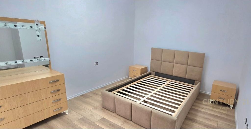 Zogu i Zi, appartamento 1+1 in affitto !!!!